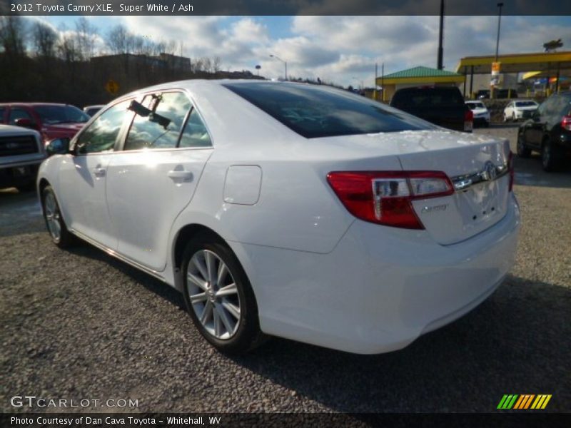 Super White / Ash 2012 Toyota Camry XLE