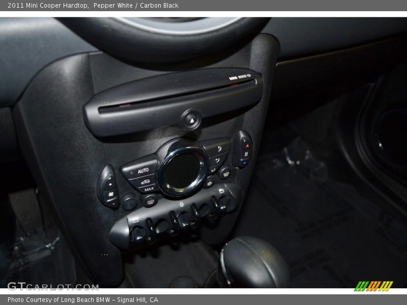 Pepper White / Carbon Black 2011 Mini Cooper Hardtop