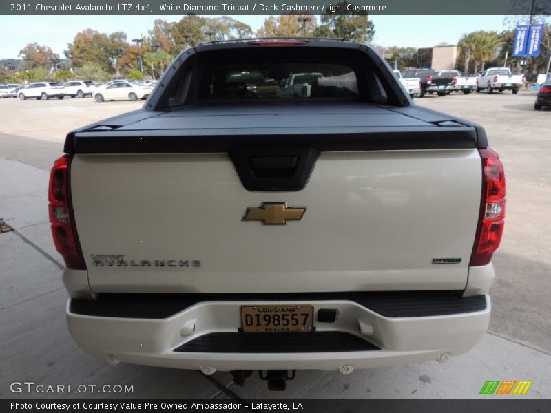 White Diamond Tricoat / Dark Cashmere/Light Cashmere 2011 Chevrolet Avalanche LTZ 4x4