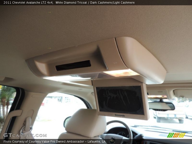 White Diamond Tricoat / Dark Cashmere/Light Cashmere 2011 Chevrolet Avalanche LTZ 4x4