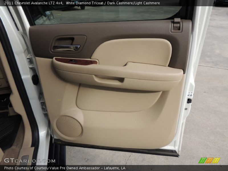 White Diamond Tricoat / Dark Cashmere/Light Cashmere 2011 Chevrolet Avalanche LTZ 4x4