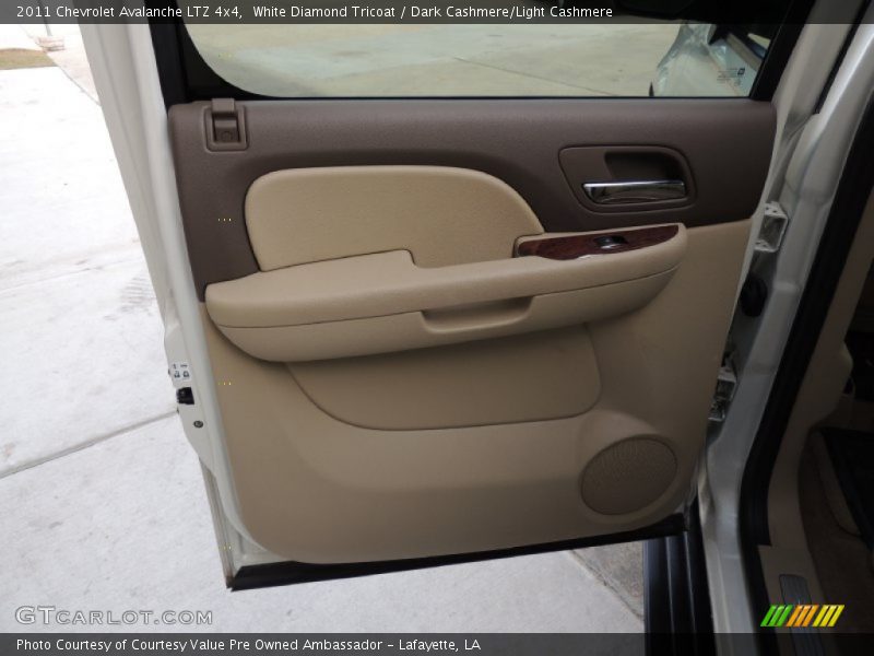 White Diamond Tricoat / Dark Cashmere/Light Cashmere 2011 Chevrolet Avalanche LTZ 4x4