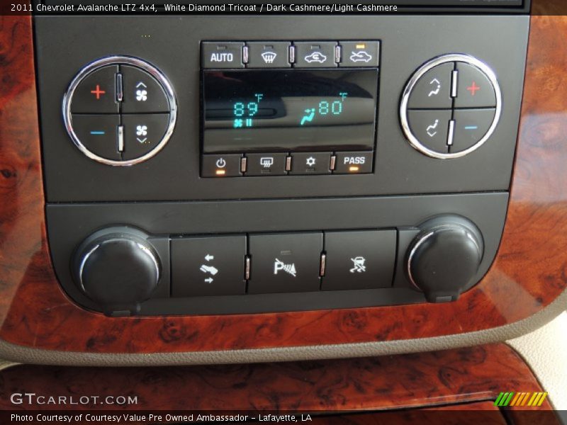 White Diamond Tricoat / Dark Cashmere/Light Cashmere 2011 Chevrolet Avalanche LTZ 4x4