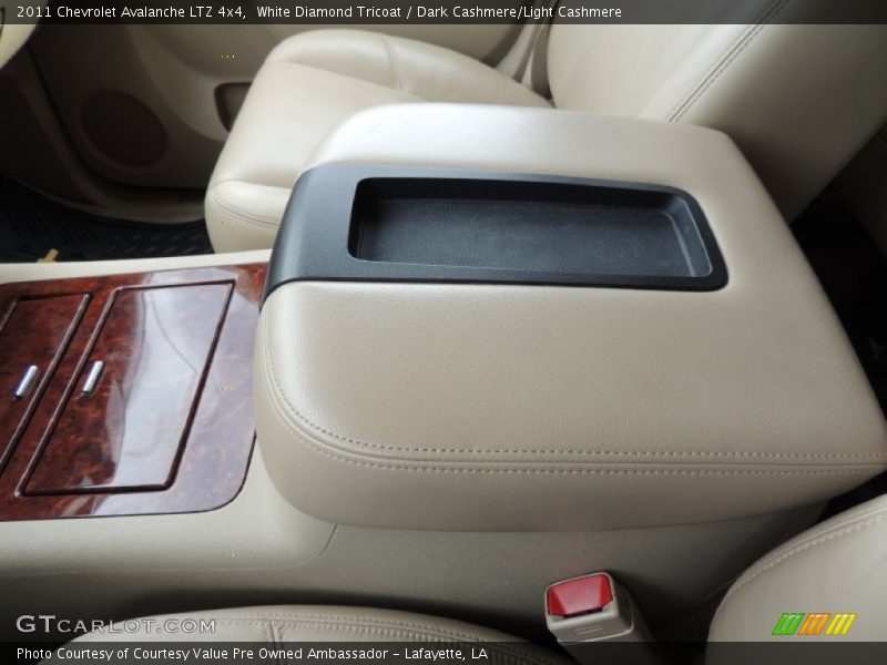 White Diamond Tricoat / Dark Cashmere/Light Cashmere 2011 Chevrolet Avalanche LTZ 4x4