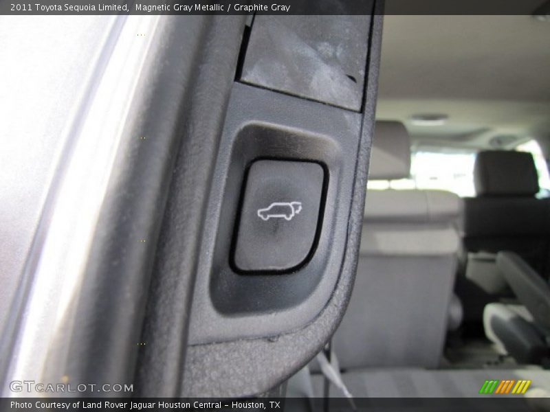 Magnetic Gray Metallic / Graphite Gray 2011 Toyota Sequoia Limited