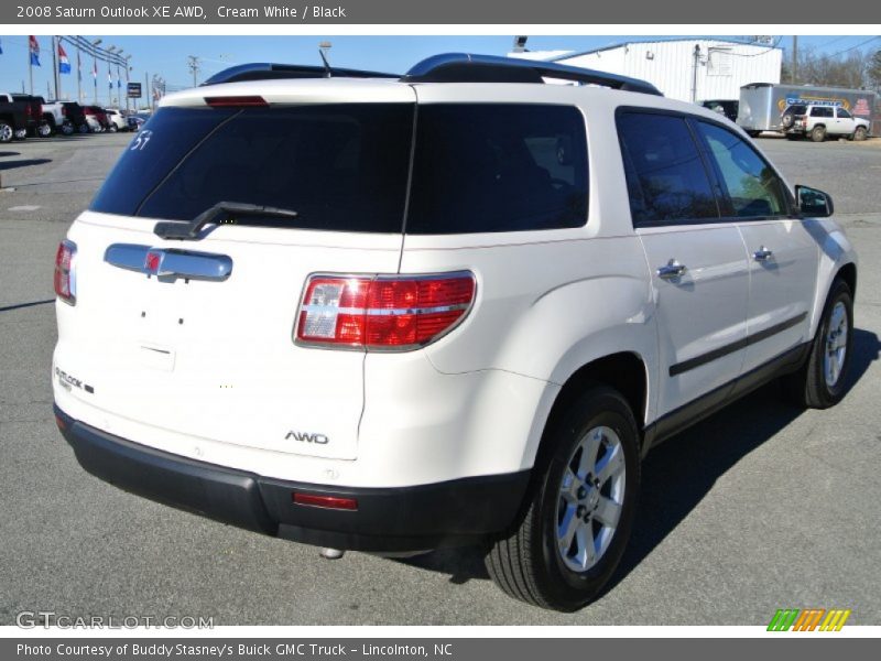 Cream White / Black 2008 Saturn Outlook XE AWD