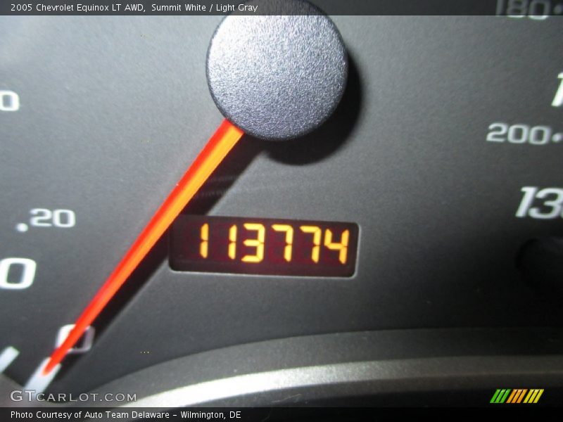 Summit White / Light Gray 2005 Chevrolet Equinox LT AWD