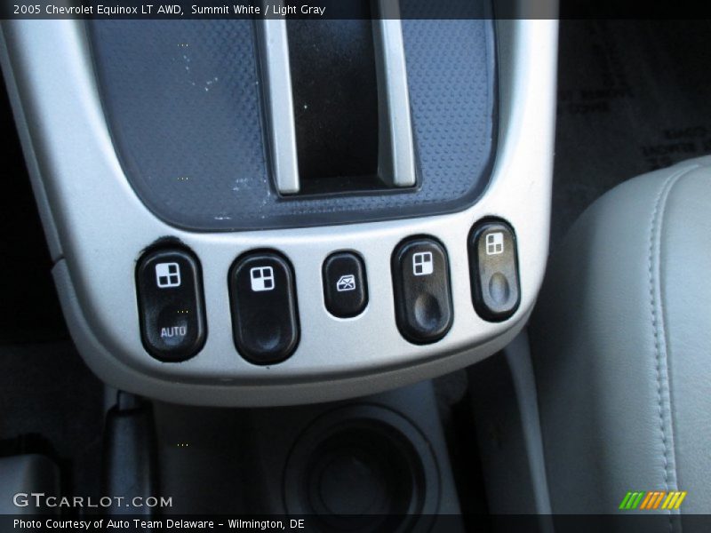 Summit White / Light Gray 2005 Chevrolet Equinox LT AWD