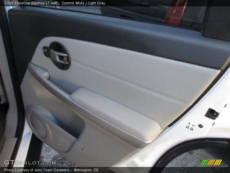Summit White / Light Gray 2005 Chevrolet Equinox LT AWD