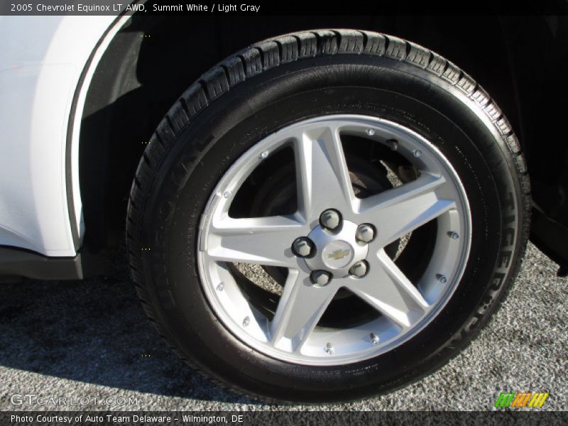 Summit White / Light Gray 2005 Chevrolet Equinox LT AWD