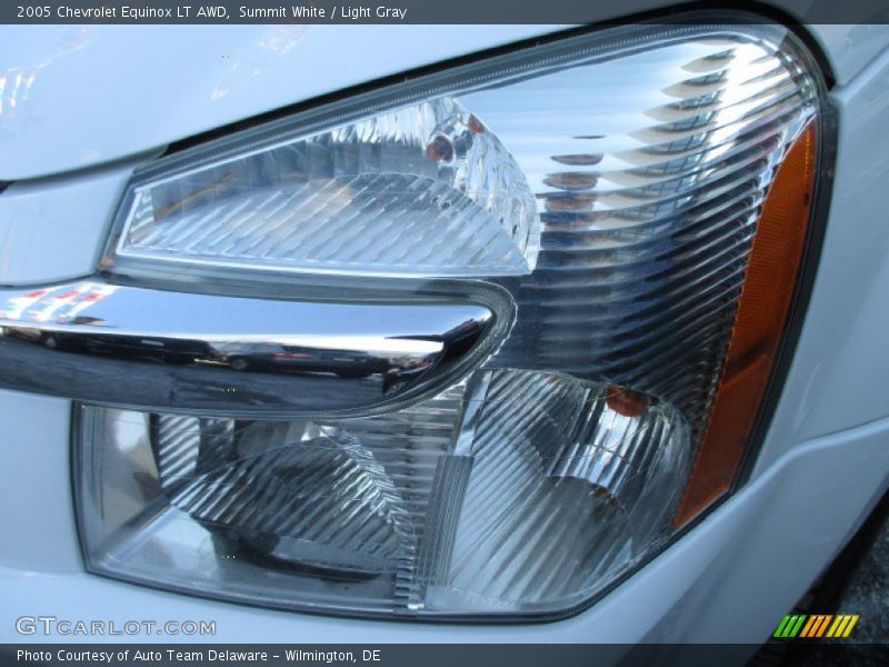 Summit White / Light Gray 2005 Chevrolet Equinox LT AWD
