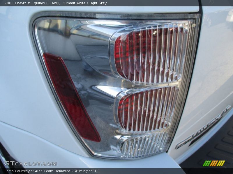 Summit White / Light Gray 2005 Chevrolet Equinox LT AWD