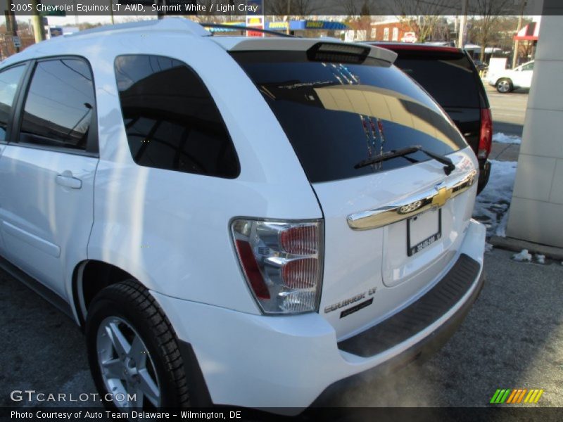 Summit White / Light Gray 2005 Chevrolet Equinox LT AWD