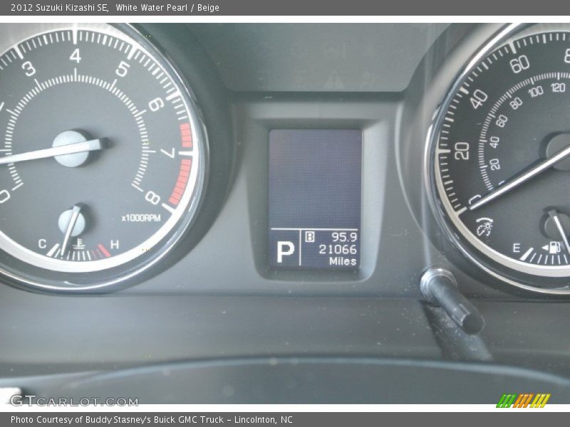 White Water Pearl / Beige 2012 Suzuki Kizashi SE