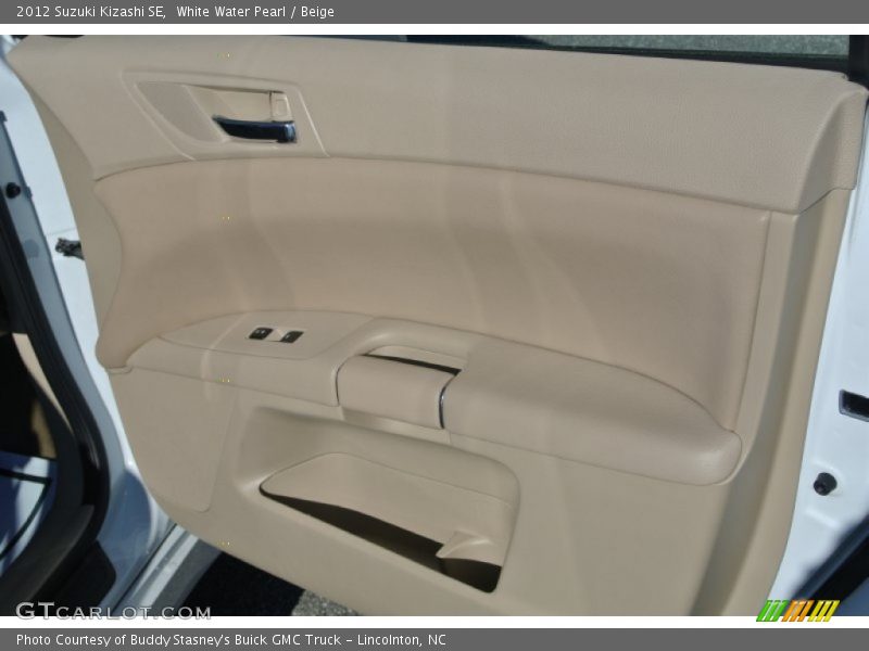 White Water Pearl / Beige 2012 Suzuki Kizashi SE
