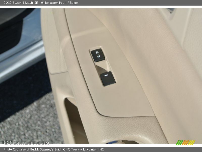 White Water Pearl / Beige 2012 Suzuki Kizashi SE