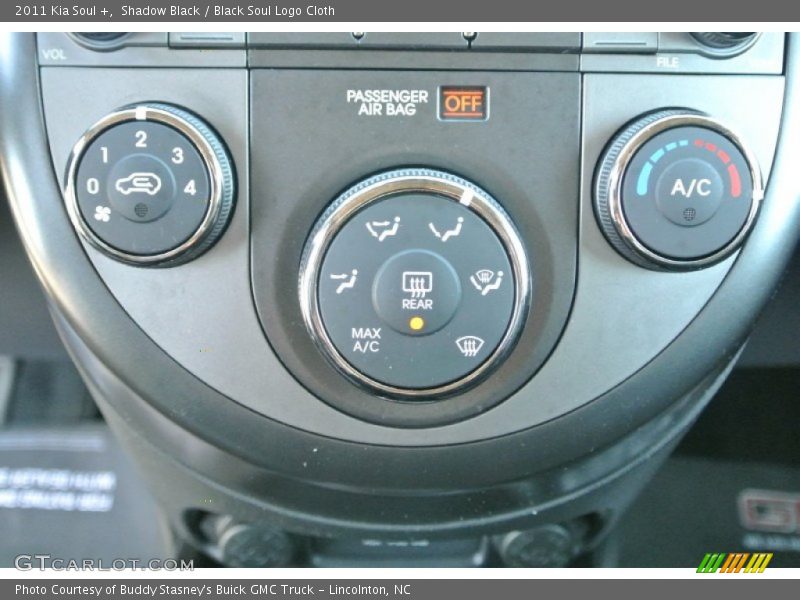 Shadow Black / Black Soul Logo Cloth 2011 Kia Soul +