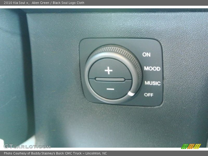 Alien Green / Black Soul Logo Cloth 2010 Kia Soul +