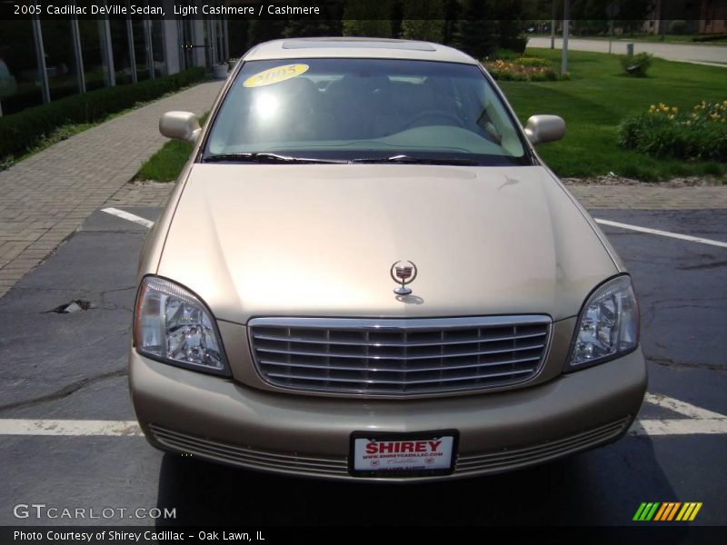 Light Cashmere / Cashmere 2005 Cadillac DeVille Sedan