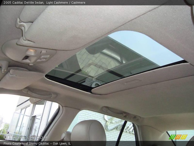 Light Cashmere / Cashmere 2005 Cadillac DeVille Sedan