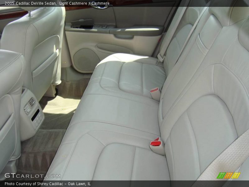 Light Cashmere / Cashmere 2005 Cadillac DeVille Sedan