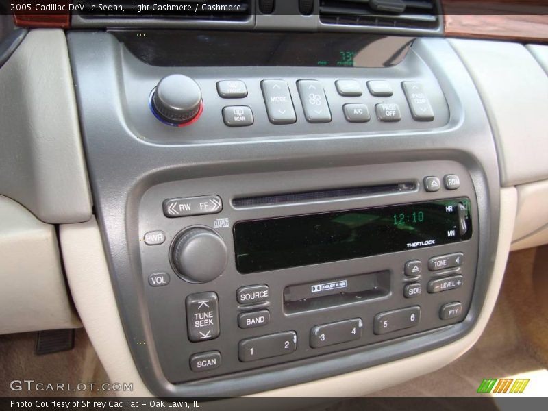 Light Cashmere / Cashmere 2005 Cadillac DeVille Sedan