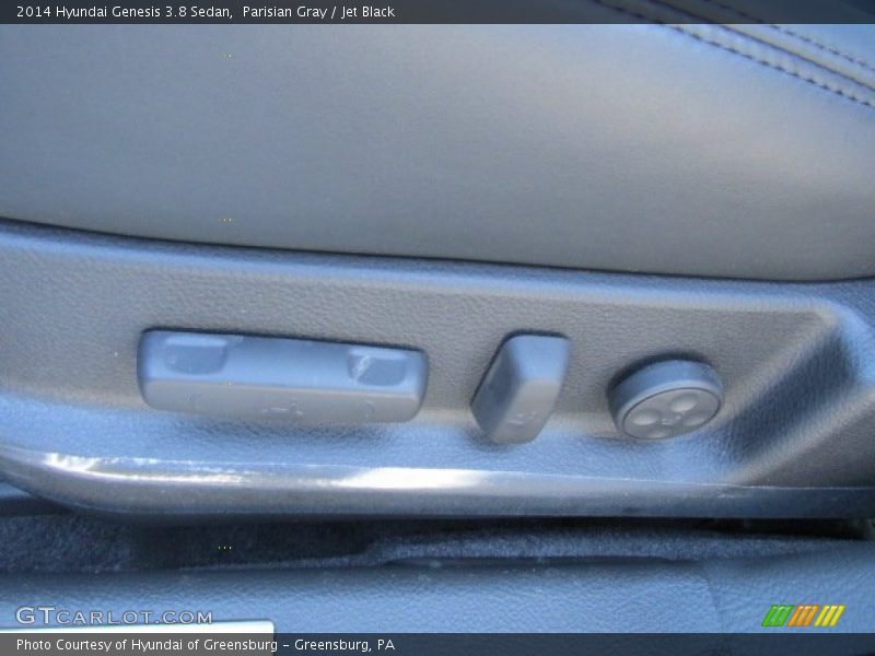 Controls of 2014 Genesis 3.8 Sedan