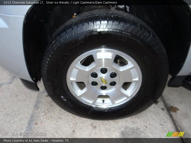 Silver Ice Metallic / Light Cashmere/Dark Cashmere 2013 Chevrolet Suburban LT