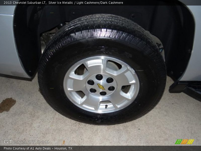 Silver Ice Metallic / Light Cashmere/Dark Cashmere 2013 Chevrolet Suburban LT