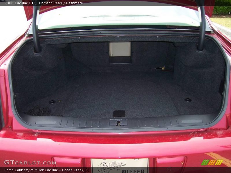 Crimson Pearl / Cashmere 2006 Cadillac DTS