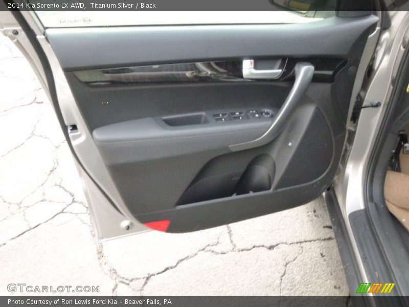 Titanium Silver / Black 2014 Kia Sorento LX AWD