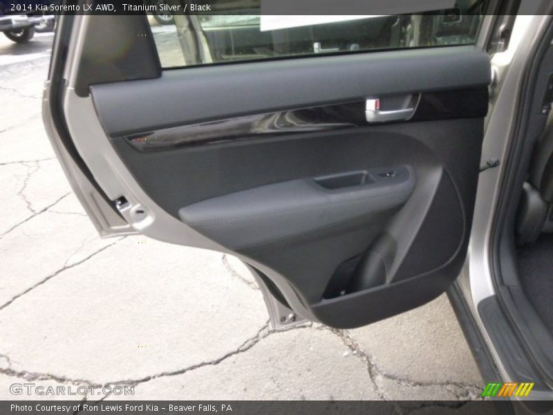 Titanium Silver / Black 2014 Kia Sorento LX AWD