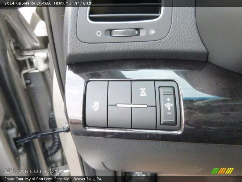 Titanium Silver / Black 2014 Kia Sorento LX AWD