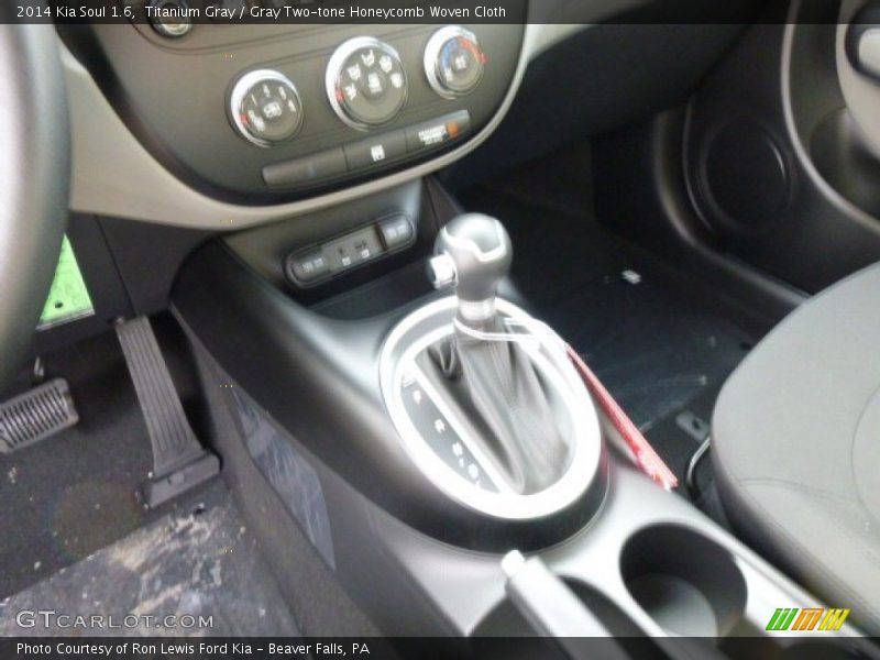 Titanium Gray / Gray Two-tone Honeycomb Woven Cloth 2014 Kia Soul 1.6