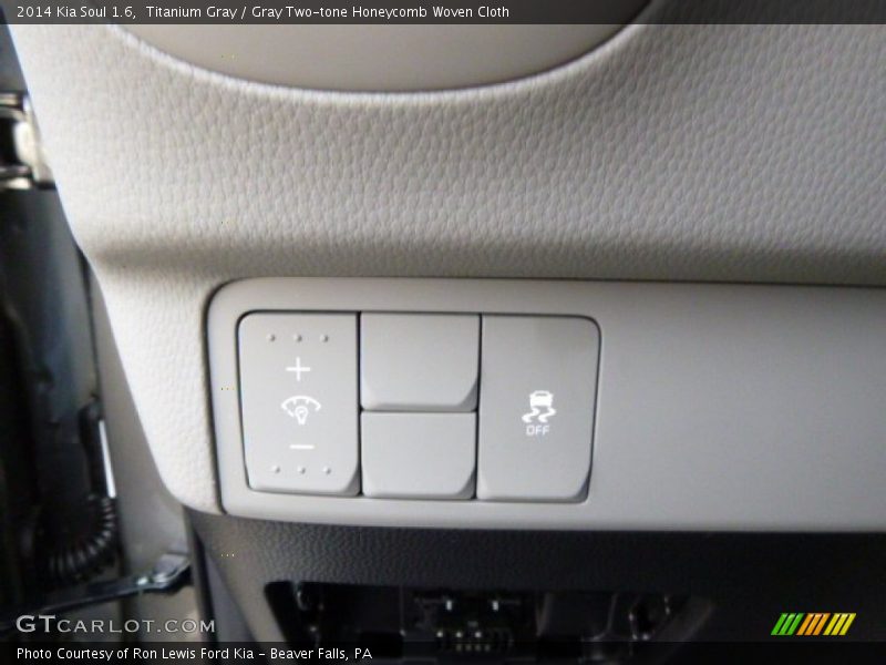Titanium Gray / Gray Two-tone Honeycomb Woven Cloth 2014 Kia Soul 1.6