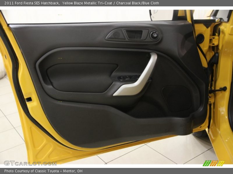 Yellow Blaze Metallic Tri-Coat / Charcoal Black/Blue Cloth 2011 Ford Fiesta SES Hatchback