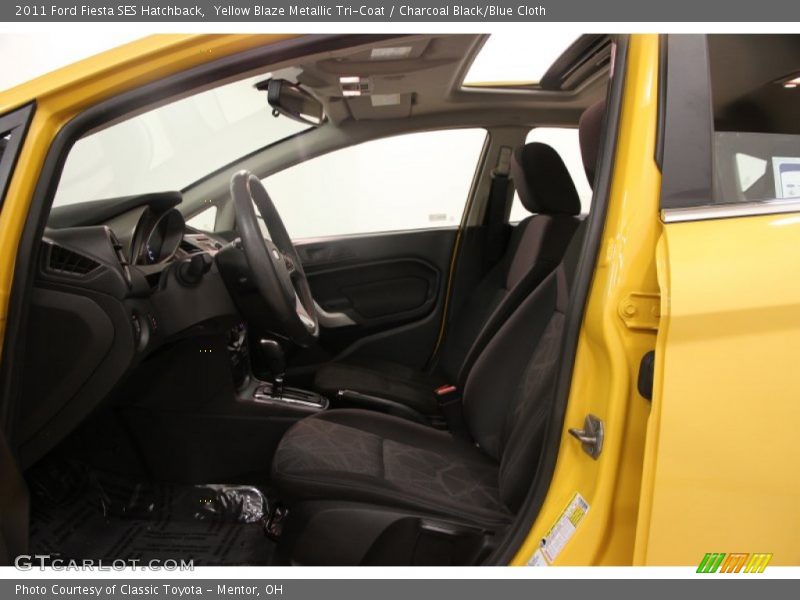 Yellow Blaze Metallic Tri-Coat / Charcoal Black/Blue Cloth 2011 Ford Fiesta SES Hatchback