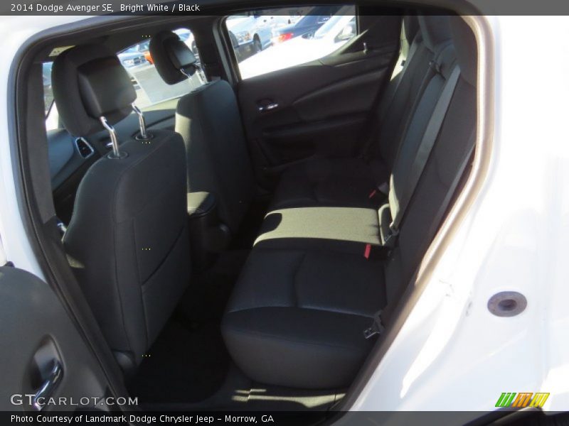 Bright White / Black 2014 Dodge Avenger SE