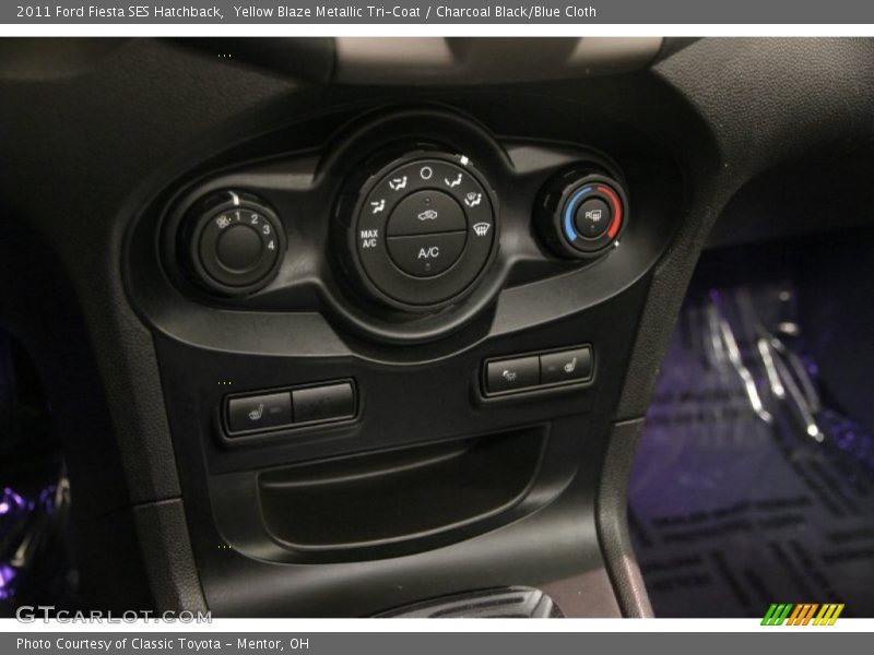 Yellow Blaze Metallic Tri-Coat / Charcoal Black/Blue Cloth 2011 Ford Fiesta SES Hatchback