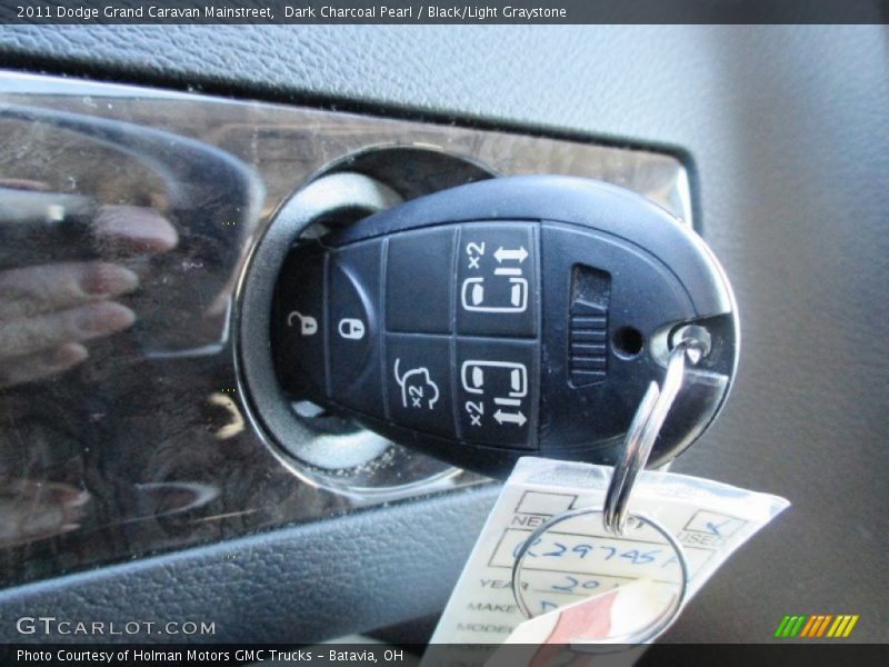 Dark Charcoal Pearl / Black/Light Graystone 2011 Dodge Grand Caravan Mainstreet