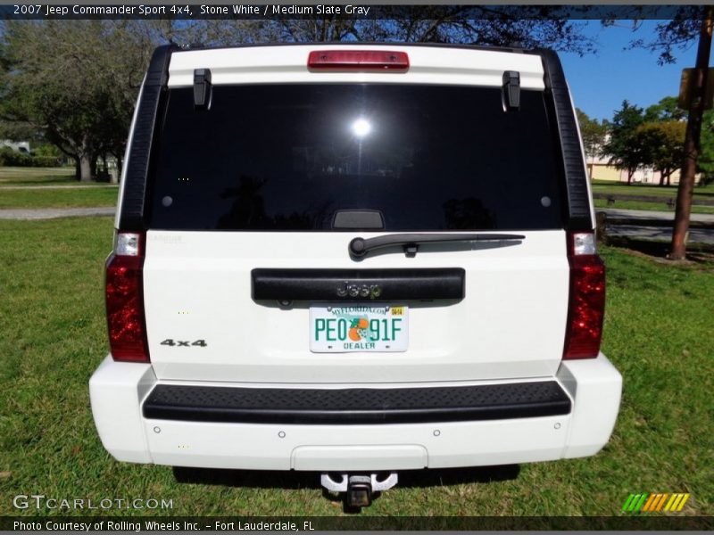 Stone White / Medium Slate Gray 2007 Jeep Commander Sport 4x4