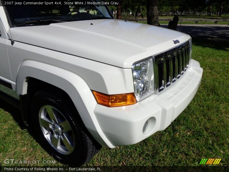 Stone White / Medium Slate Gray 2007 Jeep Commander Sport 4x4