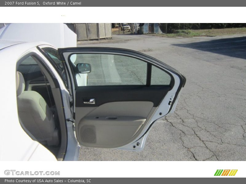 Oxford White / Camel 2007 Ford Fusion S
