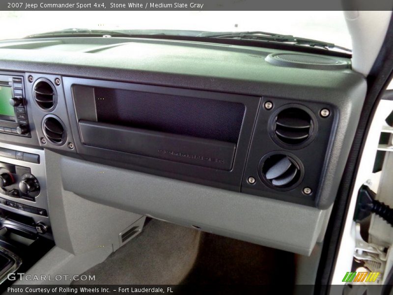 Stone White / Medium Slate Gray 2007 Jeep Commander Sport 4x4