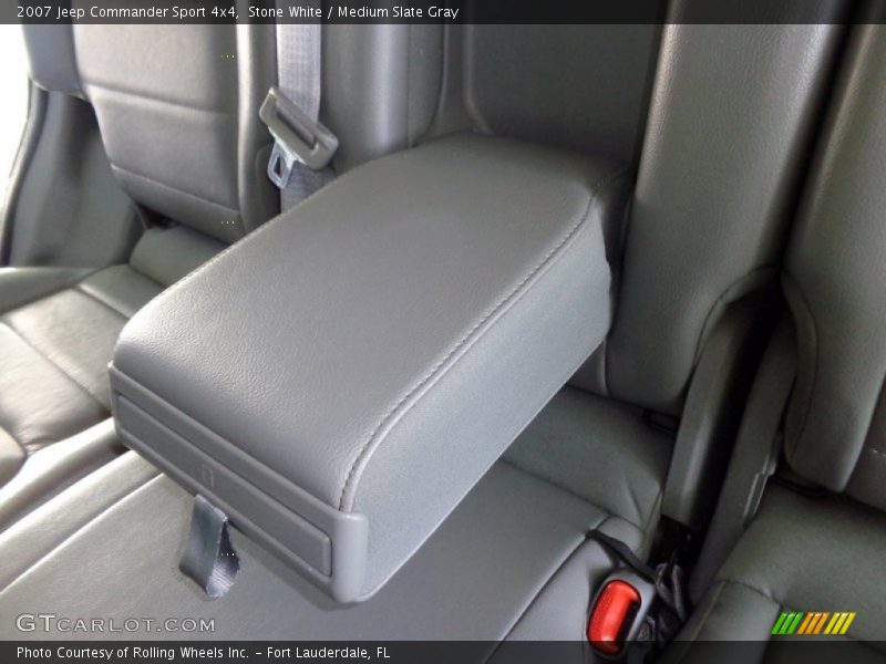 Stone White / Medium Slate Gray 2007 Jeep Commander Sport 4x4