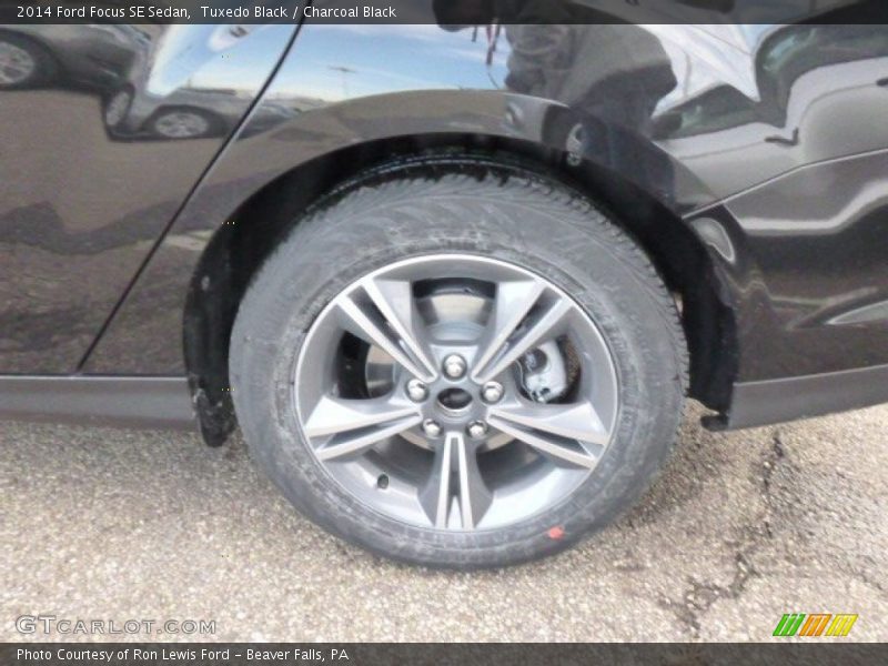 Tuxedo Black / Charcoal Black 2014 Ford Focus SE Sedan