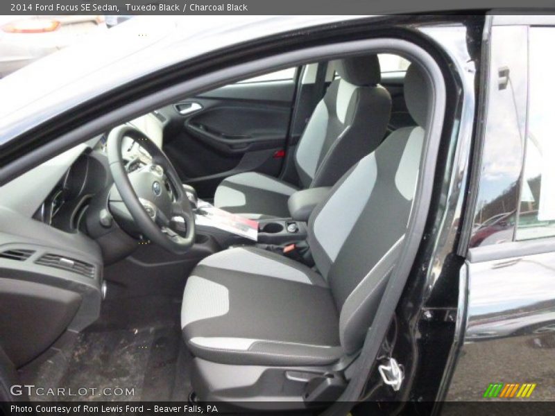 Tuxedo Black / Charcoal Black 2014 Ford Focus SE Sedan