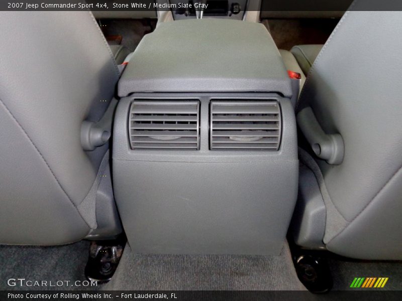 Stone White / Medium Slate Gray 2007 Jeep Commander Sport 4x4