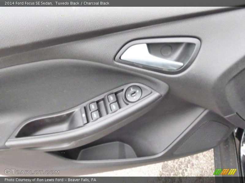 Tuxedo Black / Charcoal Black 2014 Ford Focus SE Sedan