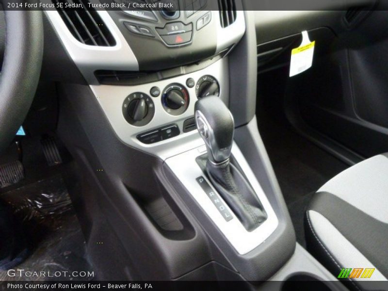 Tuxedo Black / Charcoal Black 2014 Ford Focus SE Sedan